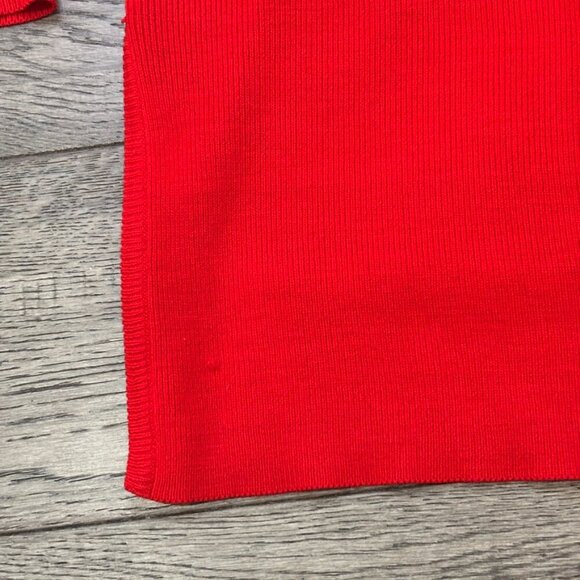 Vintage Red Knit Pullover with Scalloped Collar & Front Pockets - Picture 12 of 12
